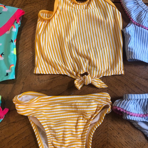 Lot of 3 swimsuits for your growing baby. - Picture 4 of 12
